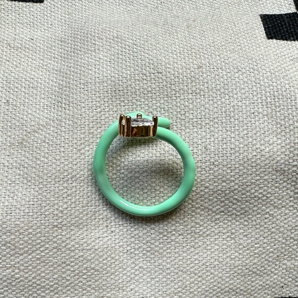 💚 Light Green Baby Tendril Vine Enamel Ring ✨ - Picture 6 of 13